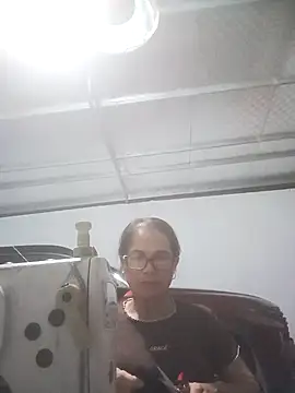 Snapshot of Vieekee chatting on 07.28.26 Vieekee online show from 07.28.26
