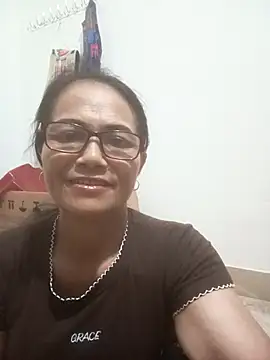 Snapshot of Vieekee chatting on 07.28.26 Vieekee online show from 07.28.26