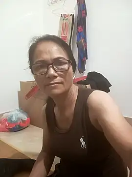 Snapshot of Vieekee chatting on 07.29.26 Vieekee online show from 07.29.26