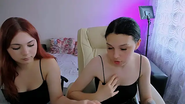Snapshot of Adelina_xxx chatting on 06.22.26 Adelina xxx online show from 06.22.26