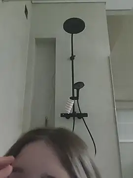 Snapshot of LeahBay chatting on 07.02.26 LeahBay online show from 07.02.26
