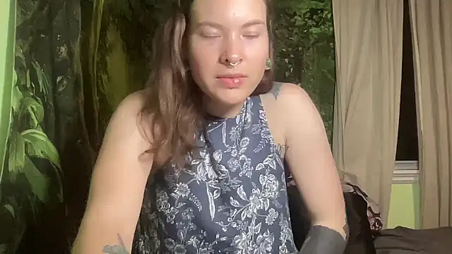 mo0ngoddess online show from 09.21.25