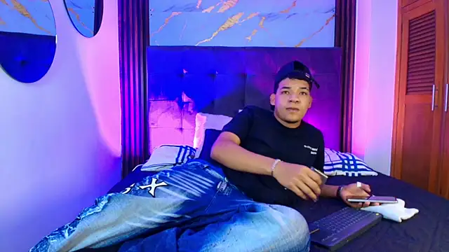 Snapshot of bick_jhonn chatting on 05.12.26 bick jhonn online show from 05.12.26