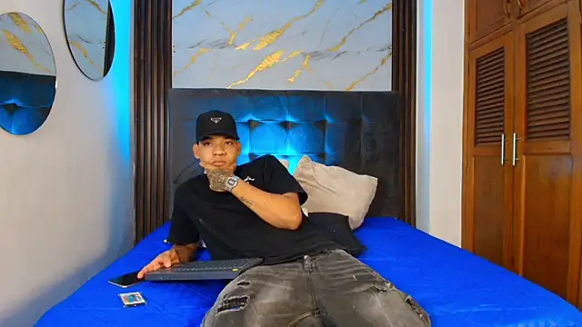 Snapshot of bick_jhonn chatting on 05.13.26 bick jhonn online show from 05.13.26