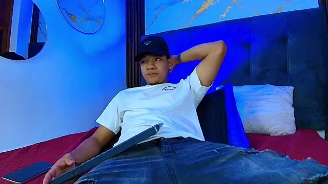Snapshot of bick_jhonn chatting on 05.20.26 bick jhonn online show from 05.20.26