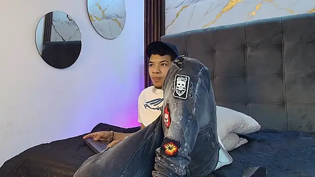 Snapshot of bick_jhonn chatting on 05.31.26 bick jhonn online show from 05.31.26