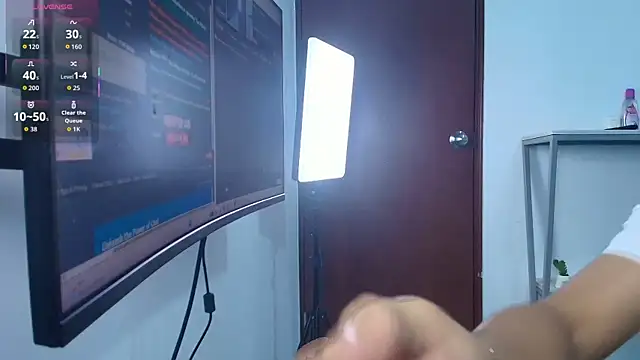 Snapshot of bick_jhonn chatting on 06.15.26 bick jhonn online show from 06.15.26