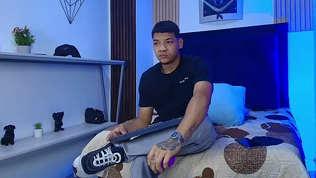 Snapshot of bick_jhonn chatting on 06.26.26 bick jhonn online show from 06.26.26