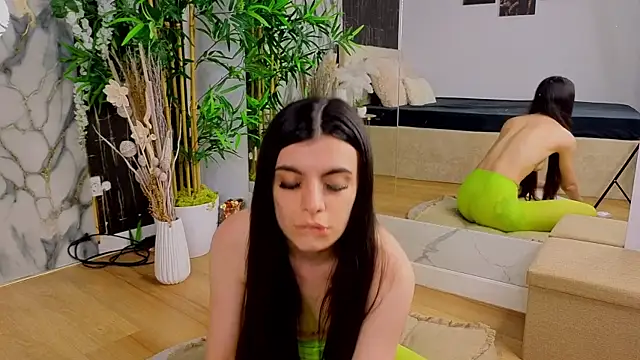 Snapshot of AshleyKartter chatting on 06.19.26 AshleyKartter online show from 06.19.26