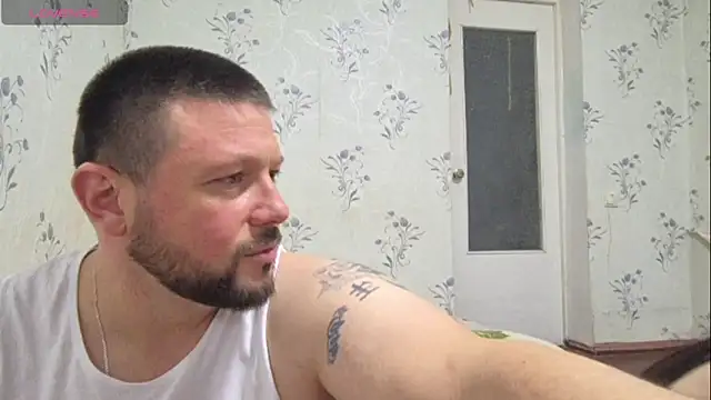 Snapshot of maria_and_leo chatting on 05.25.26 maria and leo online show from 05.25.26