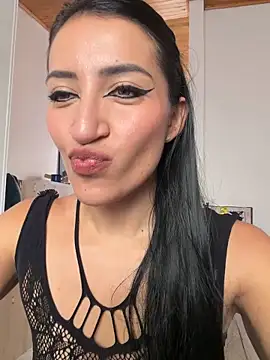 Snapshot of Charlottee01- chatting on 06.08.26 Charlottee01- online show from 06.08.26