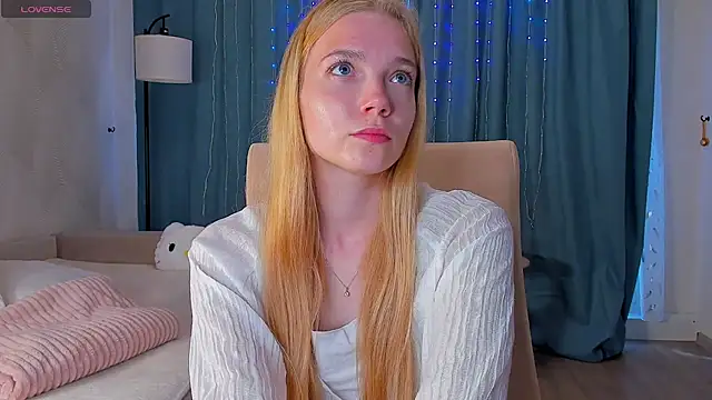 Snapshot of lightshynes chatting on 05.17.26 lightshynes online show from 05.17.26