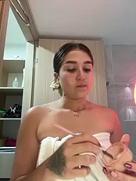Snapshot of IsabelleMilan chatting on 06.22.26 IsabelleMilan online show from 06.22.26