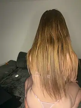 Snapshot of Freyastimeee chatting on 05.18.26 Freyastimeee online show from 05.18.26