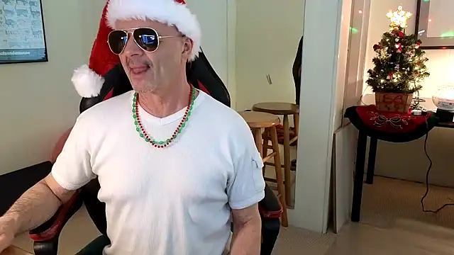 Snapshot of hotdadbod chatting on 12.16.24 hotdadbod online show from 12.16.24