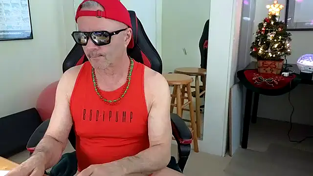 Snapshot of hotdadbod chatting on 12.17.24 hotdadbod online show from 12.17.24