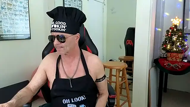 Snapshot of hotdadbod chatting on 12.27.24 hotdadbod online show from 12.27.24