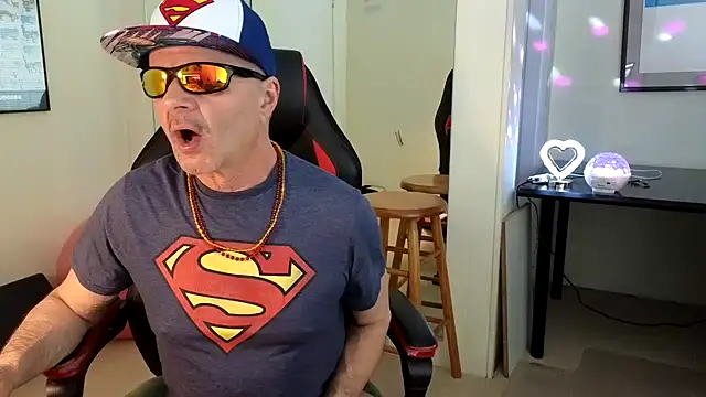 Snapshot of hotdadbod chatting on 12.29.24 hotdadbod online show from 12.29.24