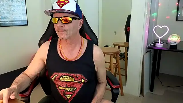 Snapshot of hotdadbod chatting on 01.10.25 hotdadbod online show from 01.10.25
