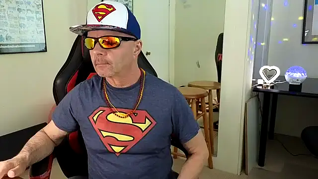 Snapshot of hotdadbod chatting on 01.13.25 hotdadbod online show from 01.13.25