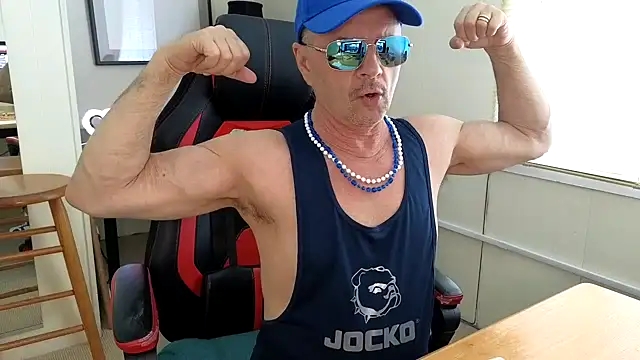 Snapshot of hotdadbod chatting on 02.19.25 hotdadbod online show from 02.19.25