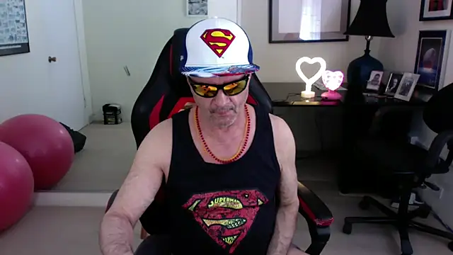 Snapshot of hotdadbod chatting on 02.27.25 hotdadbod online show from 02.27.25