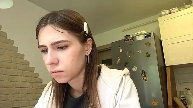 Snapshot of ZaraGuyette chatting on 05.30.26 ZaraGuyette online show from 05.30.26