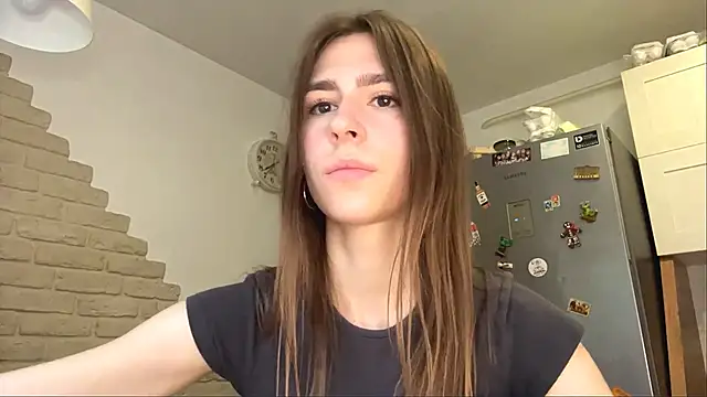 Snapshot of ZaraGuyette chatting on 06.19.26 ZaraGuyette online show from 06.19.26