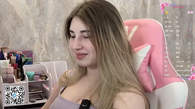 Snapshot of softiekitty chatting on 05.22.26 softiekitty online show from 05.22.26