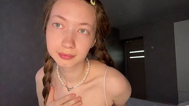 Snapshot of Emily_Mur_ chatting on 05.19.26 Emily Mur online show from 05.19.26