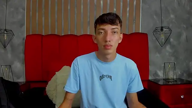 Snapshot of MichaelVasquex chatting on 05.21.26 MichaelVasquex online show from 05.21.26