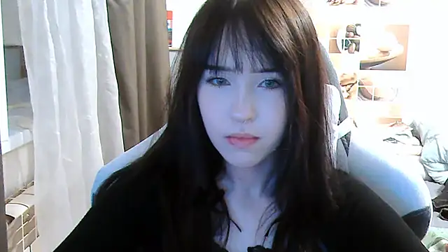 Snapshot of NoirEva chatting on 07.10.26 NoirEva online show from 07.10.26