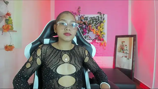 Snapshot of Scarlett_Lune chatting on 05.28.26 Scarlett Lune online show from 05.28.26