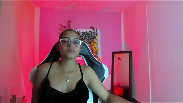 Snapshot of Scarlett_Lune chatting on 05.29.26 Scarlett Lune online show from 05.29.26