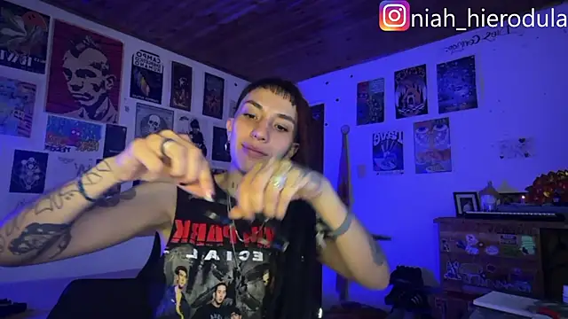 Snapshot of niah_11 chatting on 07.08.26 niah 11 online show from 07.08.26