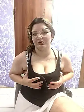 Snapshot of Nika6524 chatting on 05.16.26 Nika6524 online show from 05.16.26