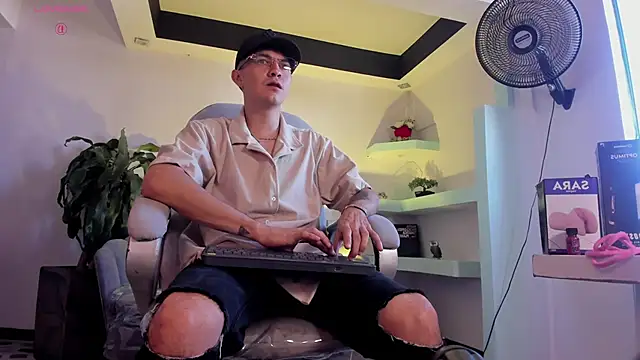 Snapshot of Diamondss_1 chatting on 06.27.26 Diamondss 1 online show from 06.27.26