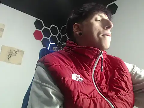 Snapshot of Noah_mod chatting on 05.15.26 Noah mod online show from 05.15.26