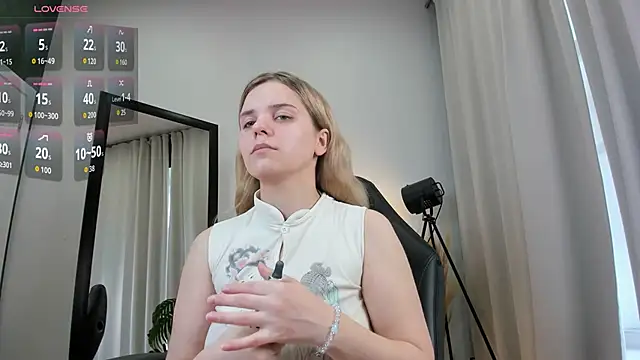 Sofia Bliss  online show from 05.31.26