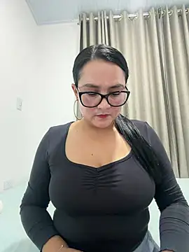 Snapshot of rousee69_ chatting on 06.19.26 rousee69 online show from 06.19.26