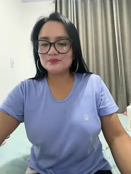 Snapshot of rousee69_ chatting on 06.21.26 rousee69 online show from 06.21.26