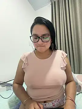 Snapshot of rousee69_ chatting on 06.24.26 rousee69 online show from 06.24.26