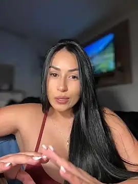Snapshot of areviklusine1 chatting on 04.18.26 areviklusine1 online show from 04.18.26