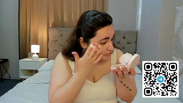 Snapshot of Ayleen_Gece chatting on 06.01.26 Ayleen Gece online show from 06.01.26