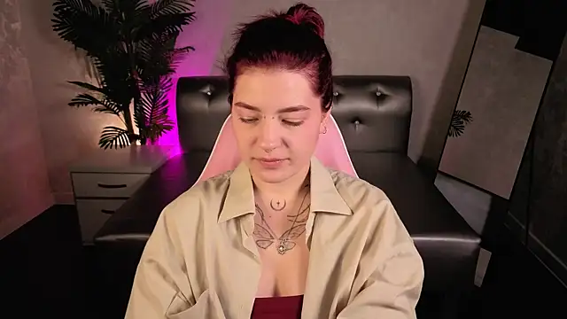 Snapshot of Nikki_Gringer chatting on 06.01.26 Nikki Gringer online show from 06.01.26