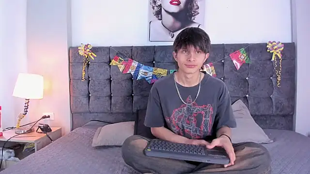 Snapshot of Destello_xxx chatting on 07.08.26 Destello xxx online show from 07.08.26