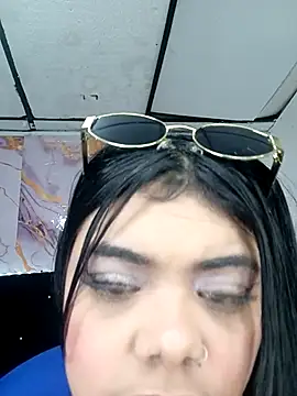 Snapshot of luxuryluna chatting on 05.29.26 luxuryluna online show from 05.29.26