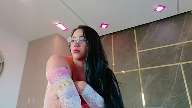 Snapshot of emily-Hornyy chatting on 05.18.26 emily-Hornyy online show from 05.18.26