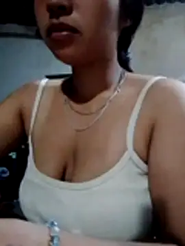 Snapshot of Mirra-a chatting on 06.29.26 Mirra-a online show from 06.29.26