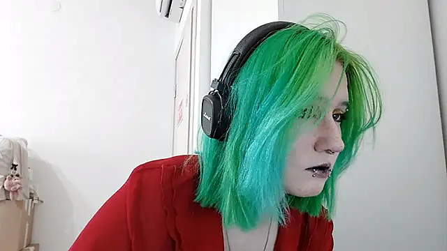 Snapshot of HunXena chatting on 05.30.26 HunXena online show from 05.30.26